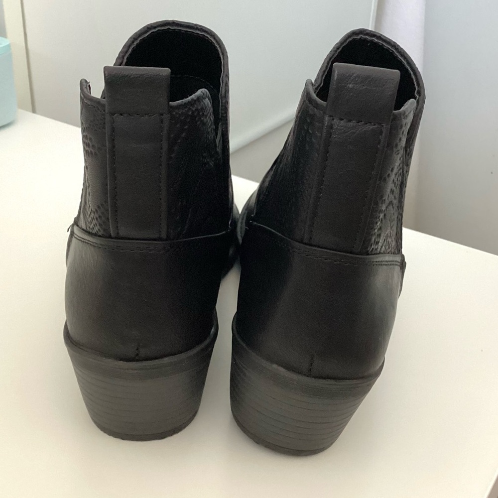 \Easy Street\ NWB Legend Ankle Boots - Picture 6 of 12